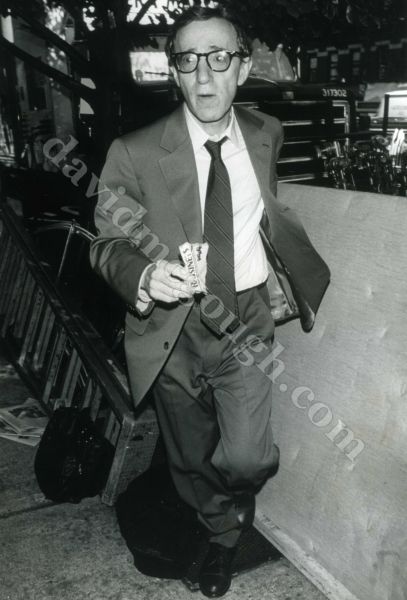 Woody Allen 1992 NYC.jpg
